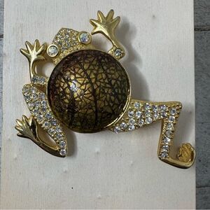 Vintage SJ Signed Gold Tone Brooch